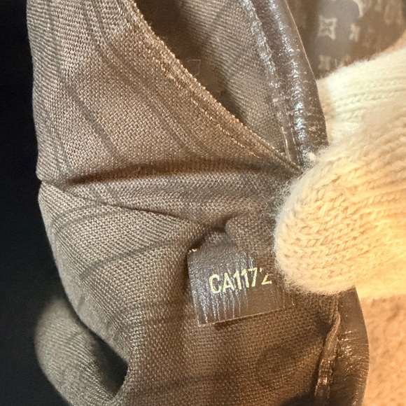 Louis Vuitton Neverfull MM Monogram Canvas - Picture 4 of 16